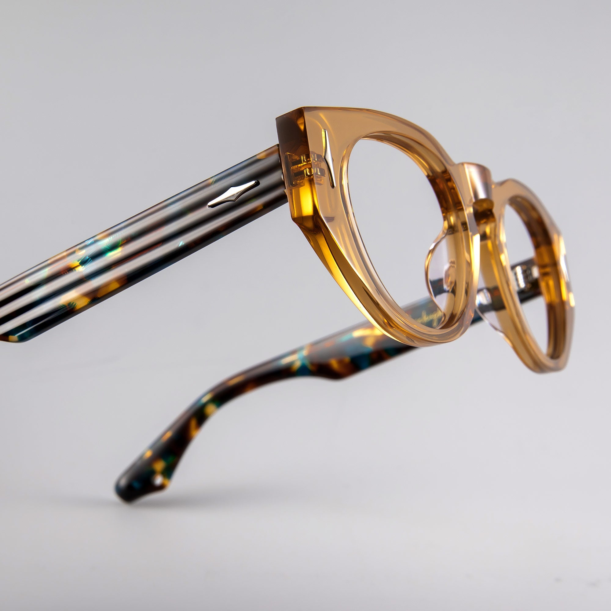 Donahugh-eyeglasses-tortoise