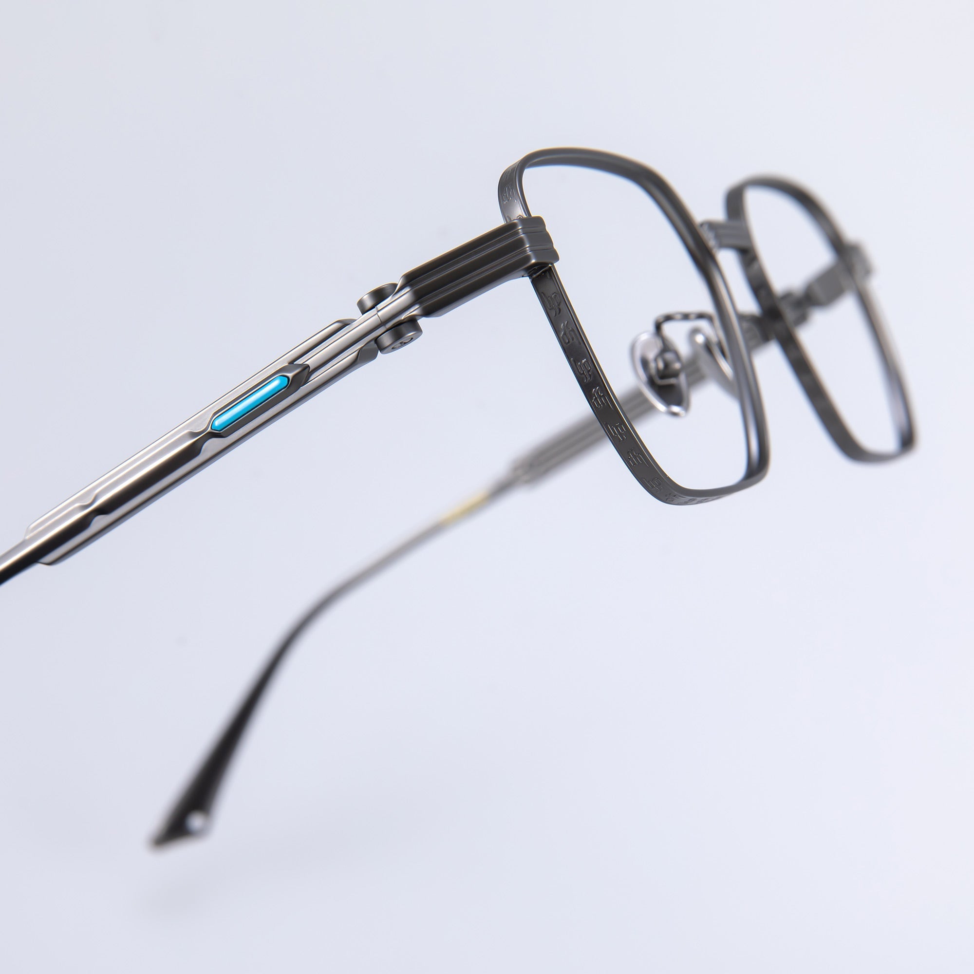 Donahugh-eyeglasses-gummetal