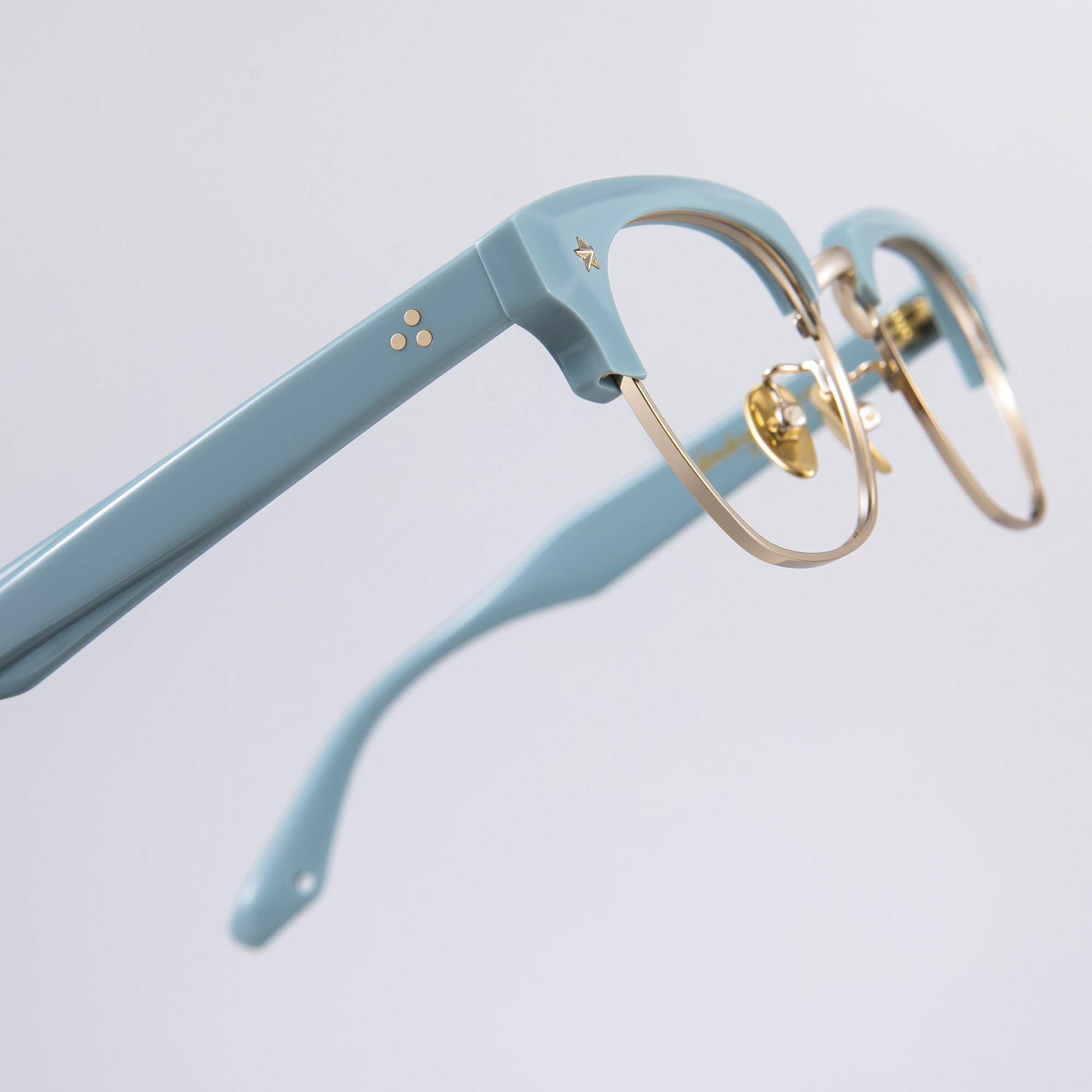 Donahugh-eyeglasses-lightblue