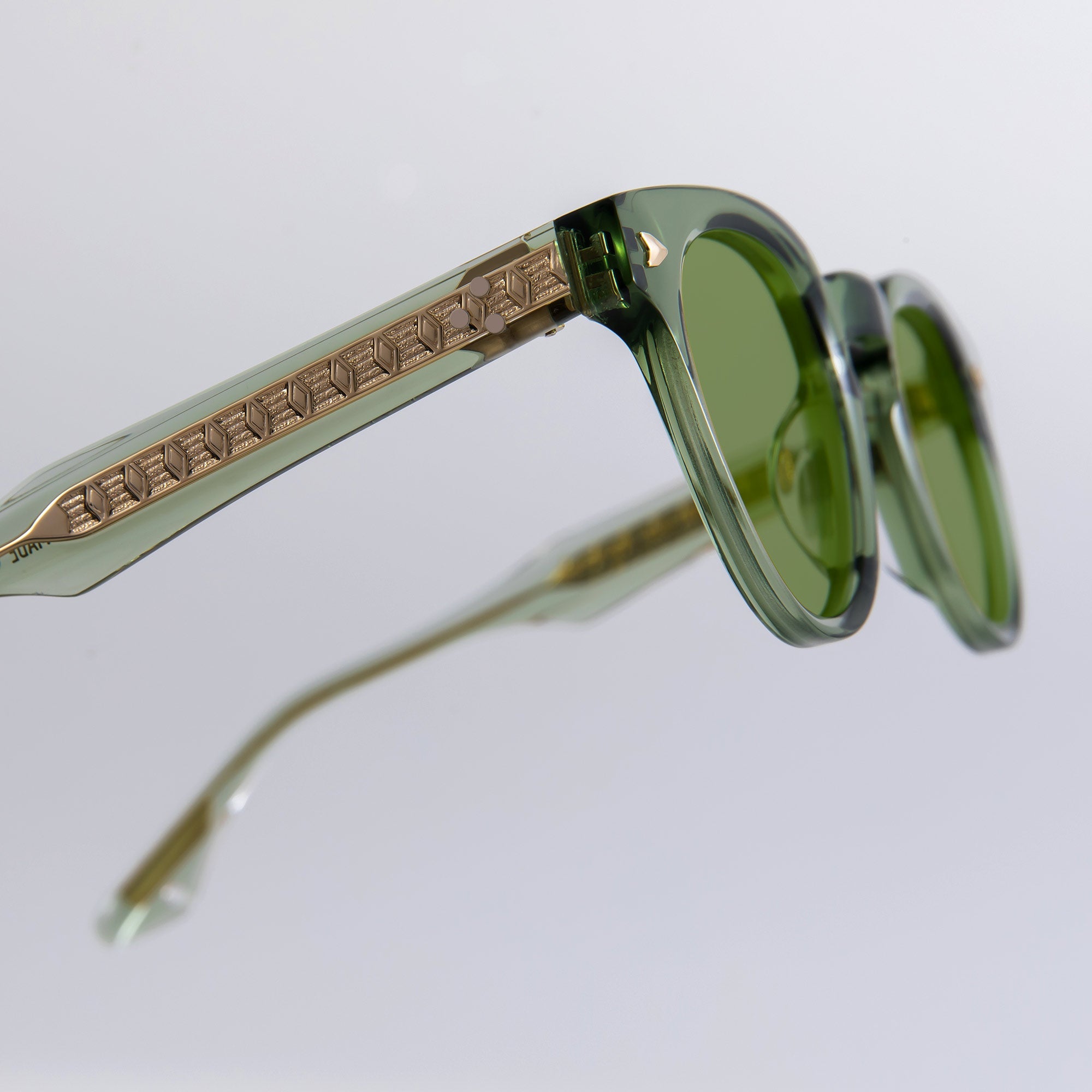 Donahugh-sunglasses-lightgreen