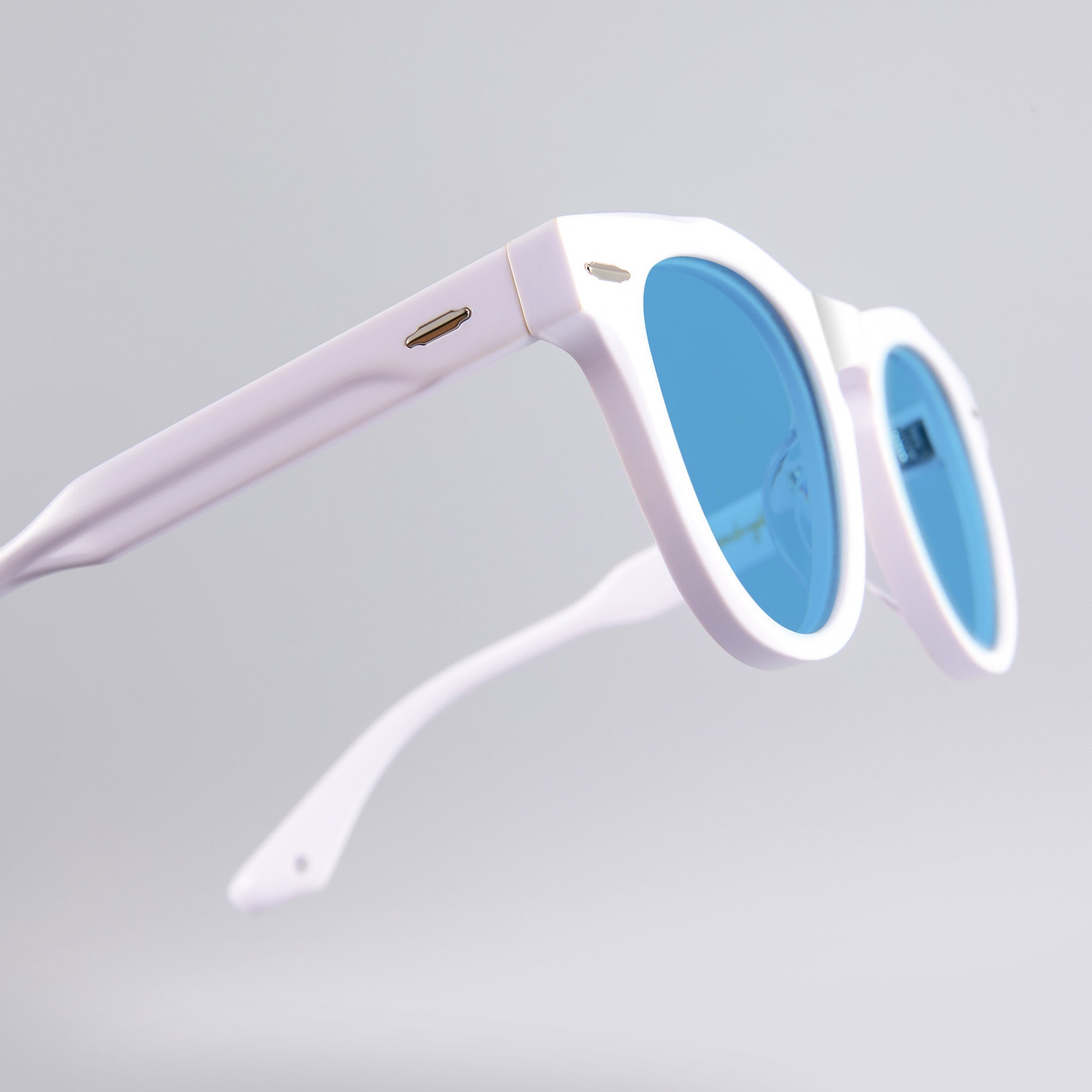 Donahugh-sunglasses-white