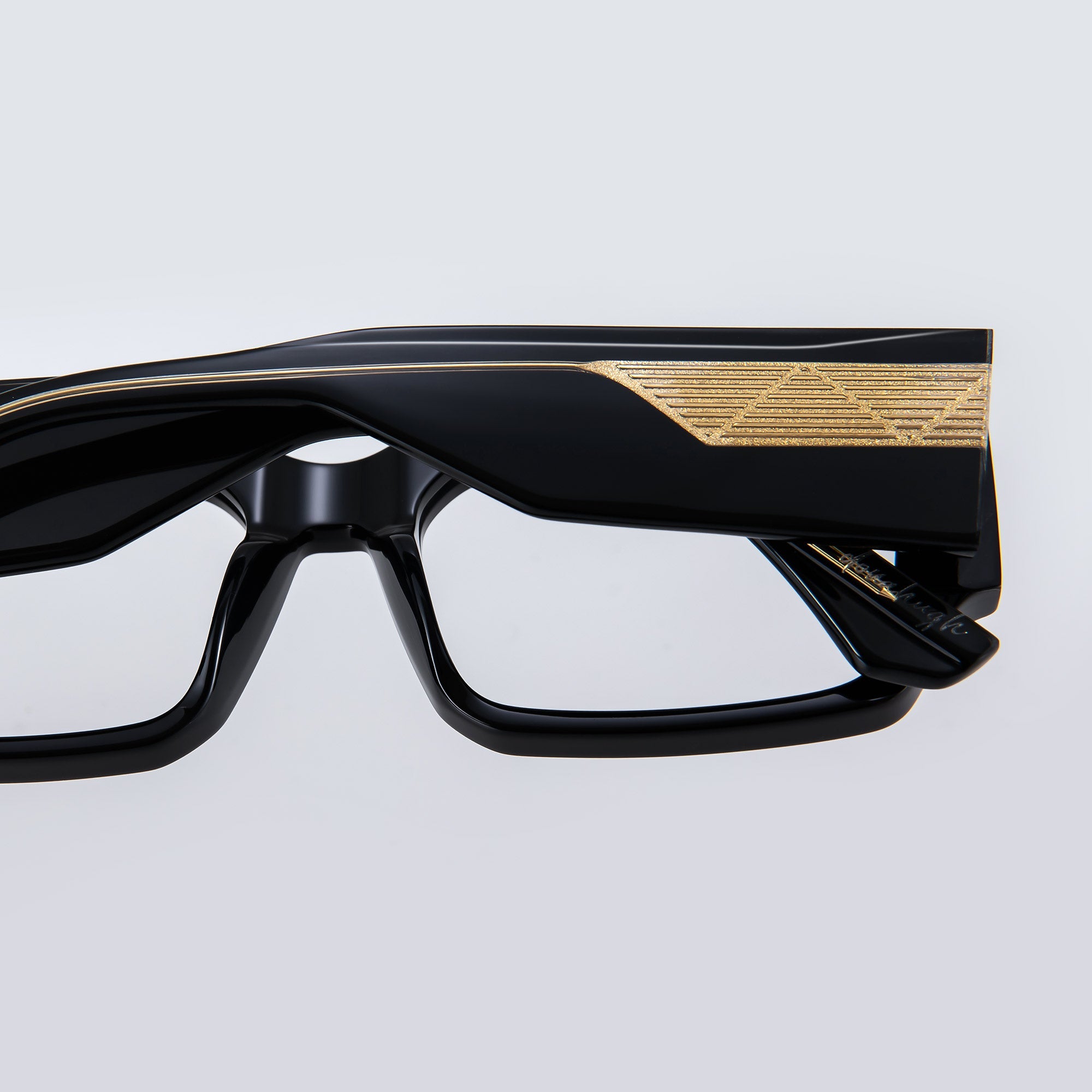 Donahugh-eyeglasses-blackgold
